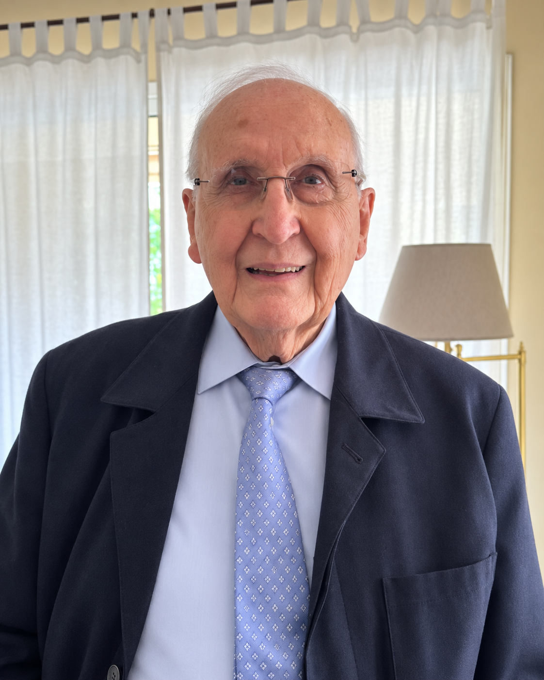 Portrait of Prof. Dr. Arturo J. Brugger Aubán